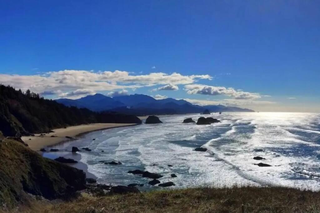 Tiki Escape W/ Amazing Mountain And Marsh Backdrop Βίλα Rockaway Beach Εξωτερικό φωτογραφία