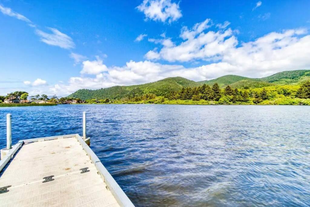 Tiki Escape W/ Amazing Mountain And Marsh Backdrop Βίλα Rockaway Beach Εξωτερικό φωτογραφία
